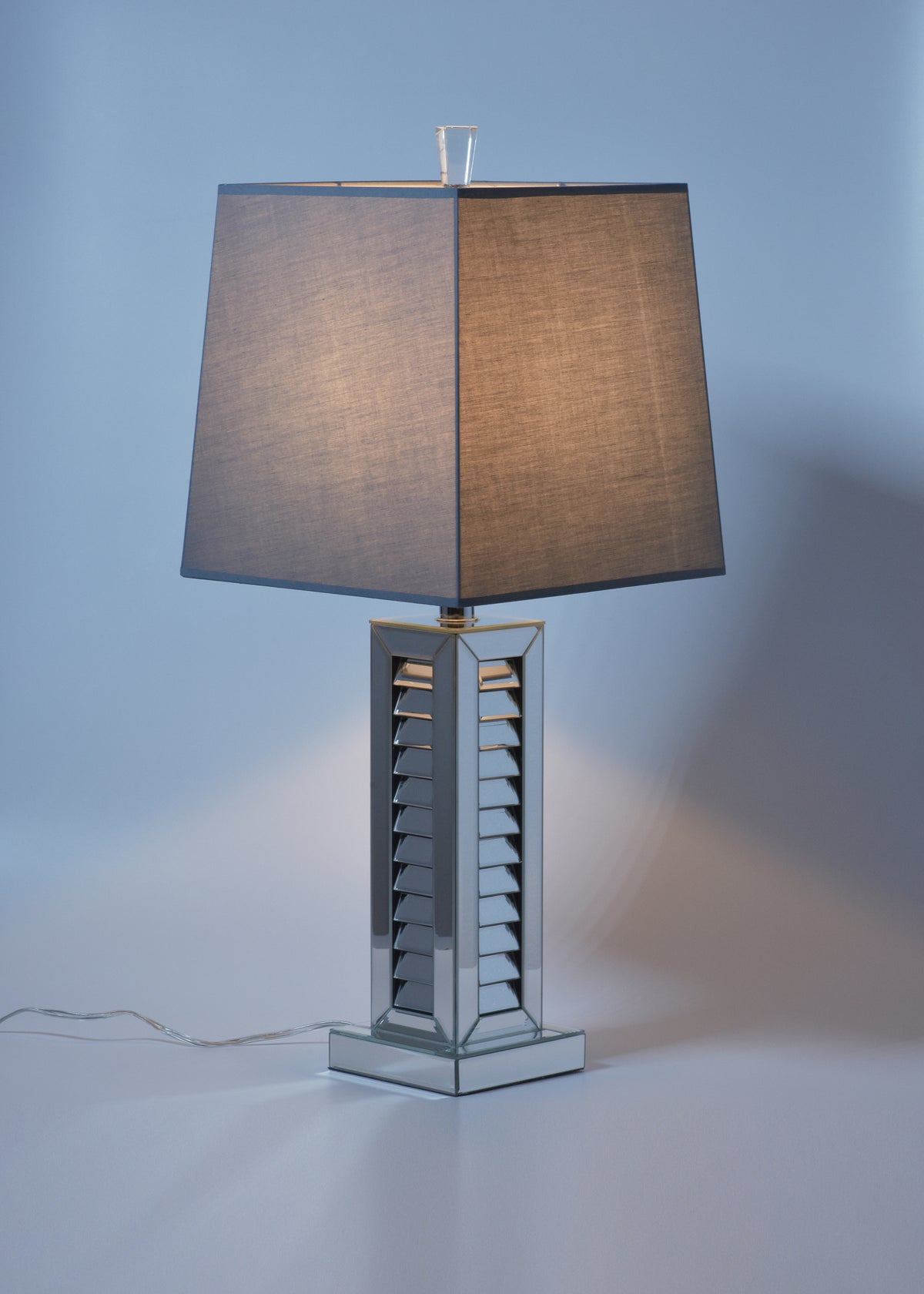 "Akashi" Sole Squared Base 32" Table Lamp